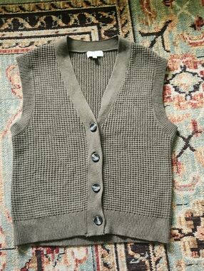 Waffle Knit Sleeveless Button-Front Sweater Vest - Olive
